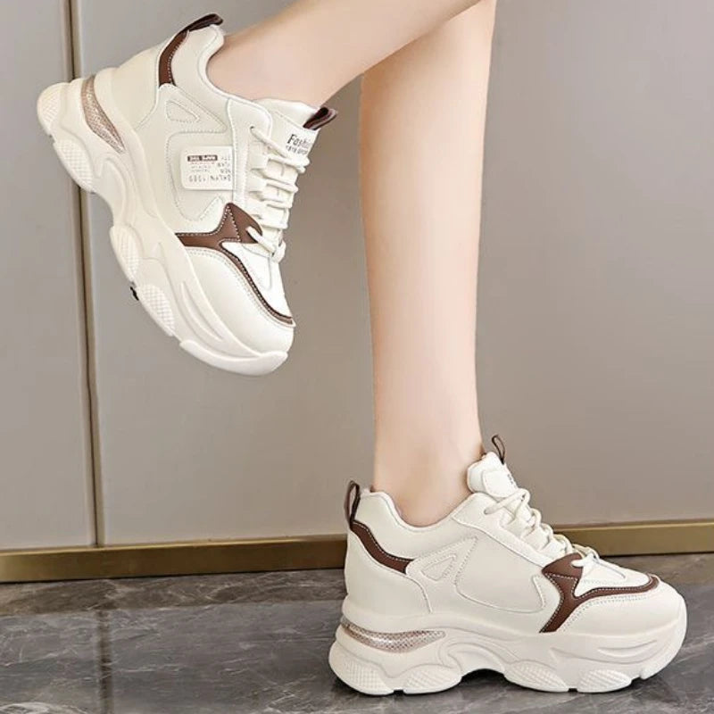 Women's Thick Soled Lightweight Sports Shoes Spring and Autumn New White Casual Women's Thick Soled Height Increasing Shoes
