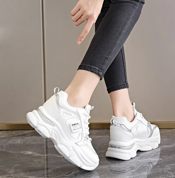 Women's Thick Soled Lightweight Sports Shoes Spring and Autumn New White Casual Women's Thick Soled Height Increasing Shoes